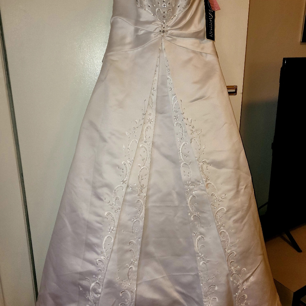 Wedding Dress Madison Collection - Picture 2 of 6